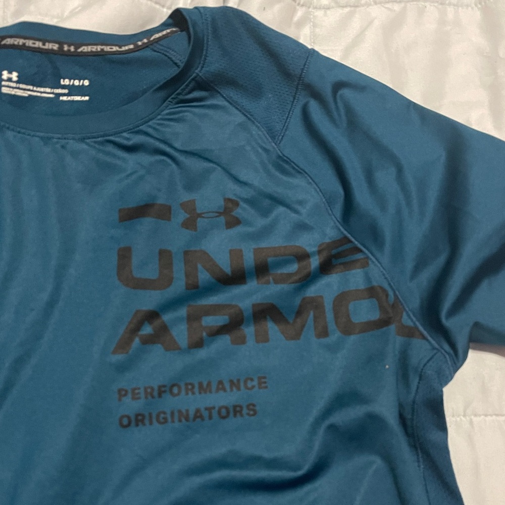 Men UA top - Picture 2 of 4